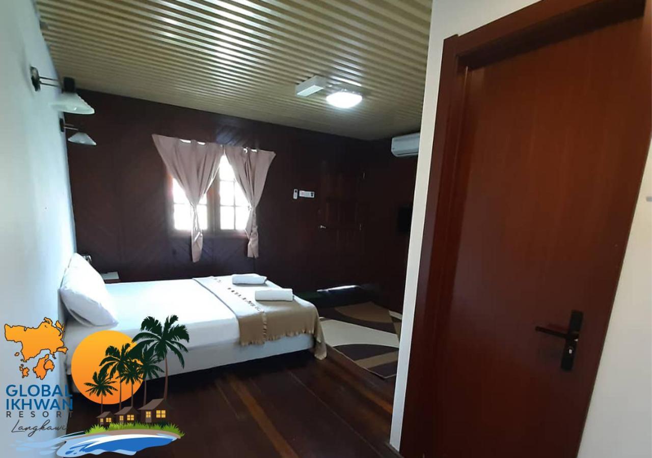 Global Ikhwan Resort Kuah Exterior photo